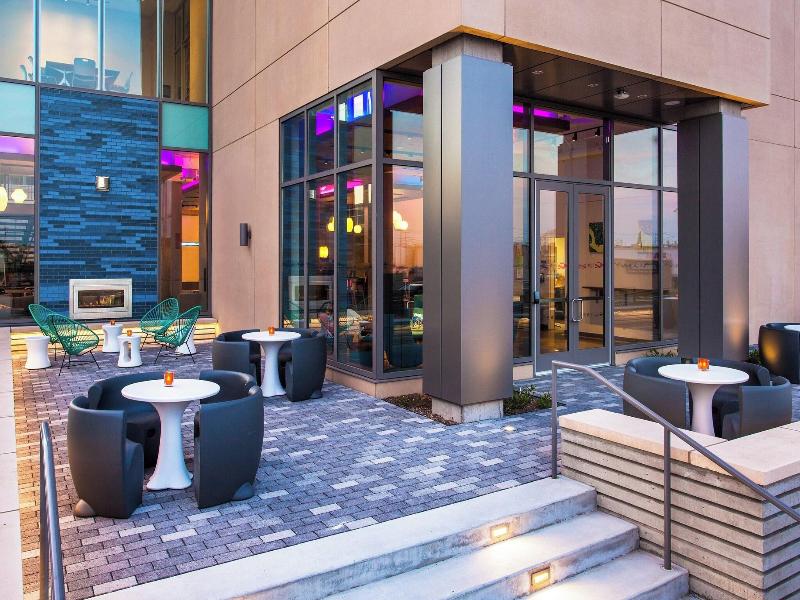 Aloft Boston Seaport image