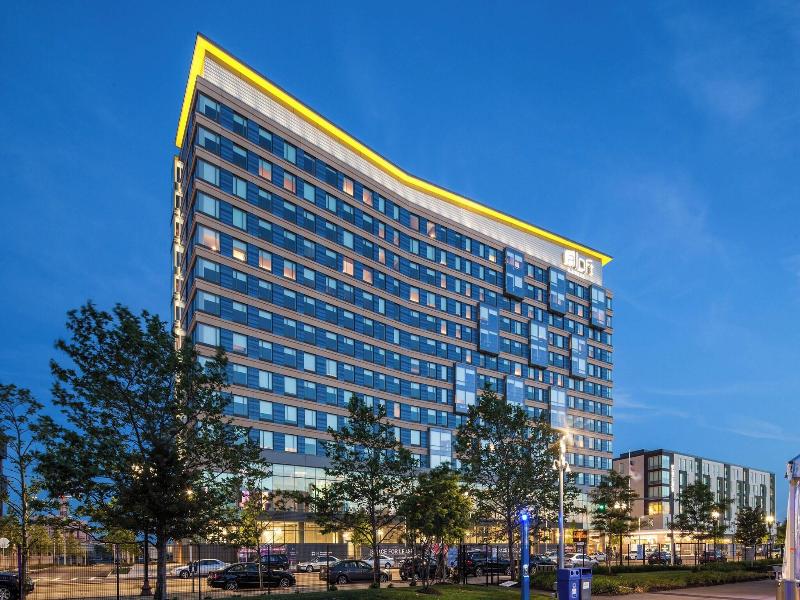Aloft Boston Seaport image