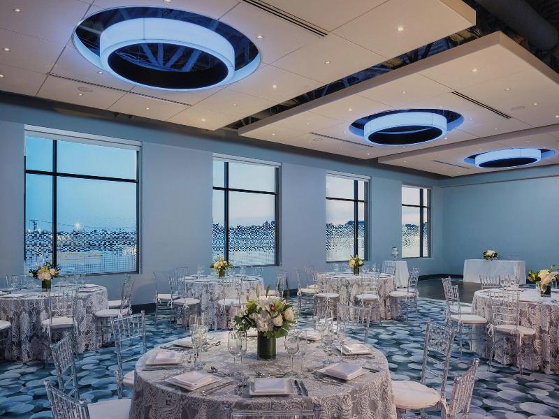 Aloft Boston Seaport image