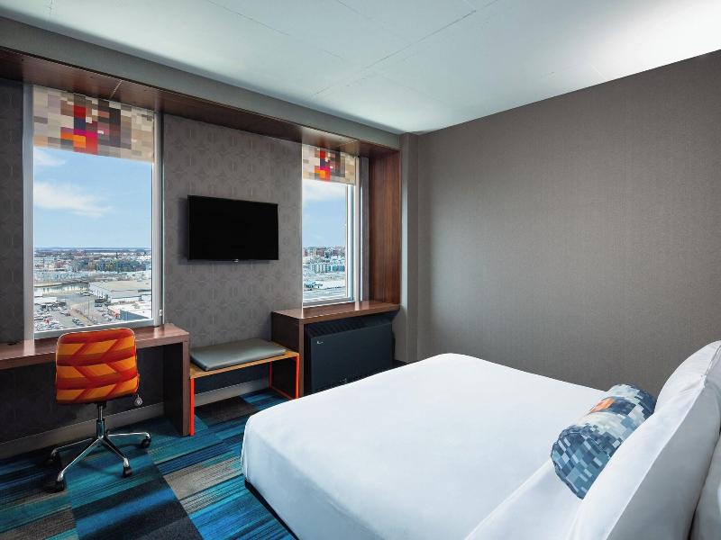 Aloft Boston Seaport image