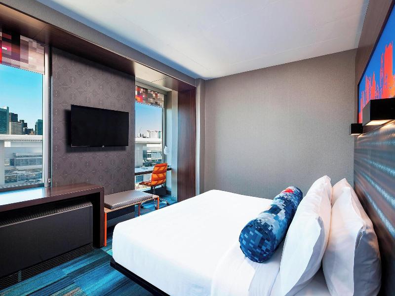 Aloft Boston Seaport image