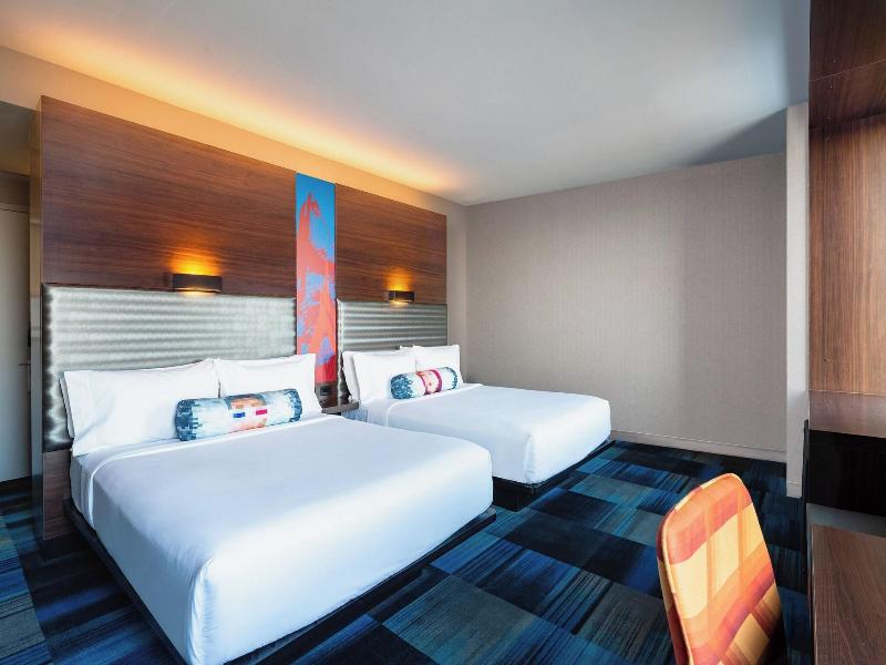 Aloft Boston Seaport image