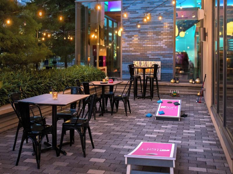 Aloft Boston Seaport image