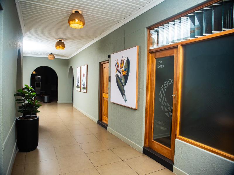 Cresta Sprayview Hotel image