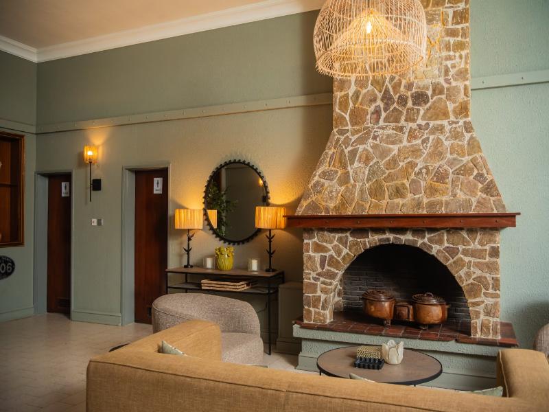Cresta Sprayview Hotel image