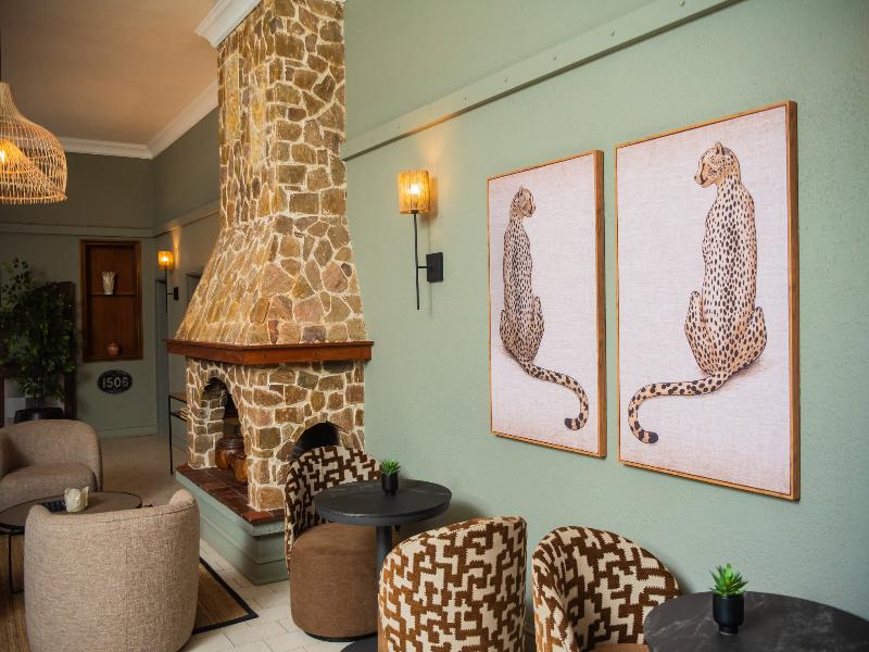 Cresta Sprayview Hotel image