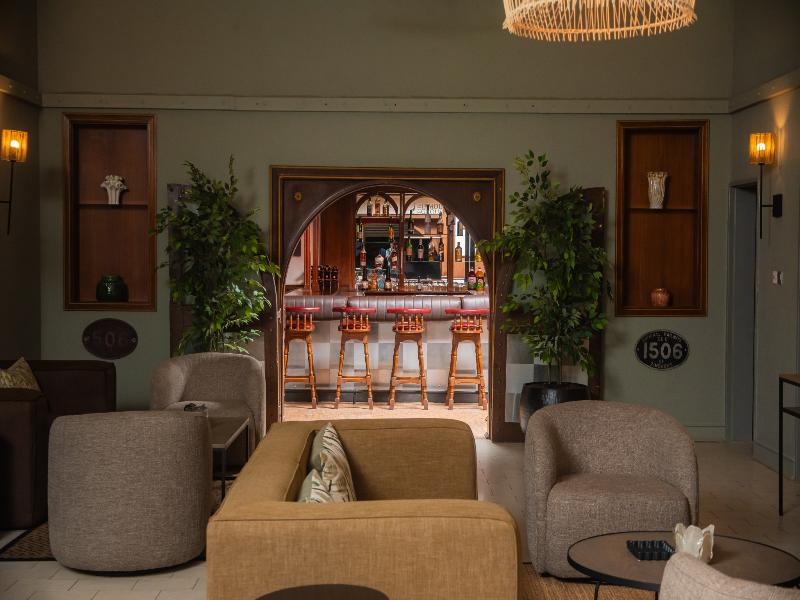 Cresta Sprayview Hotel image