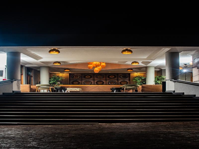 Cresta Sprayview Hotel image