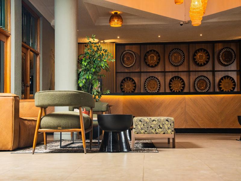 Cresta Sprayview Hotel image