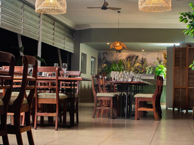 Cresta Sprayview Hotel image