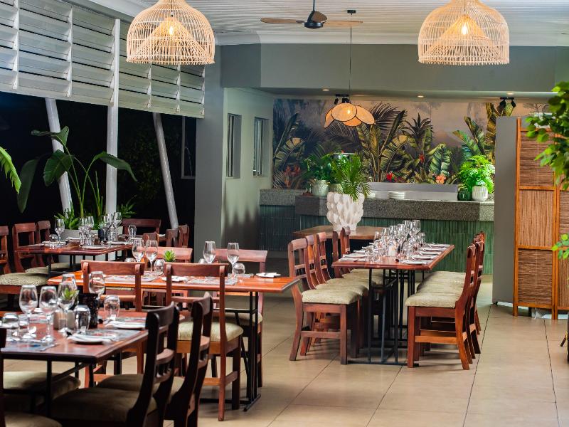 Cresta Sprayview Hotel image