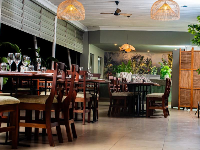 Cresta Sprayview Hotel image