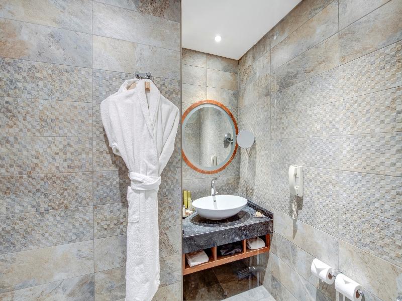 DoubleTree by Hilton Istanbul - Piyalepasa image