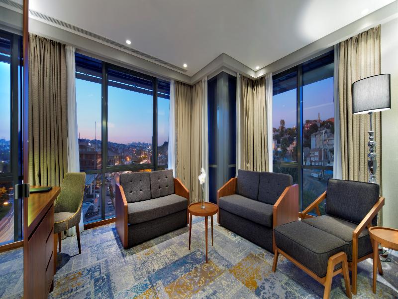 DoubleTree by Hilton Istanbul - Piyalepasa image