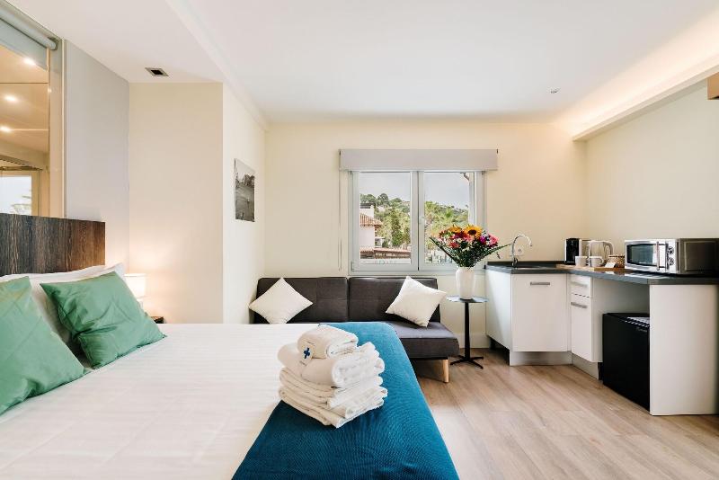 H.Boutique La Caleta Bay image