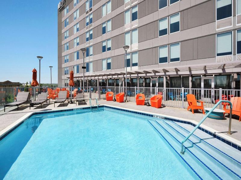 Aloft Greenville Downtown image