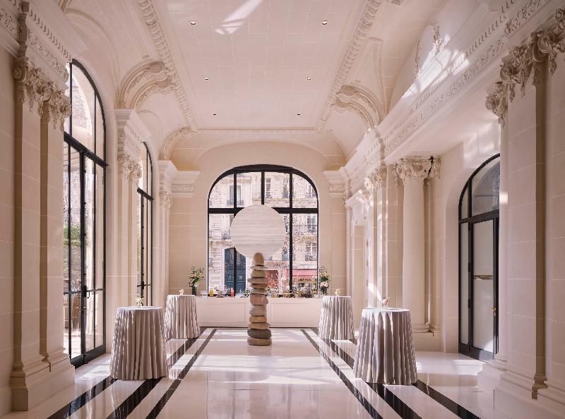 The Peninsula Paris image