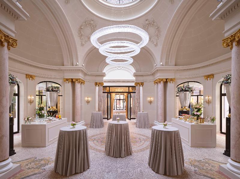 The Peninsula Paris image