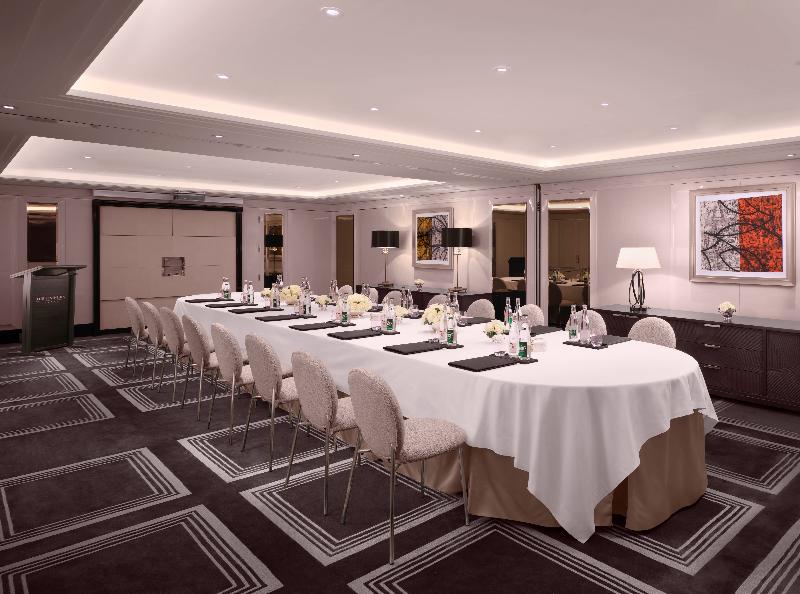 The Peninsula Paris image