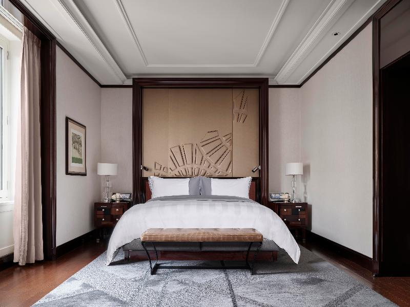The Peninsula Paris image