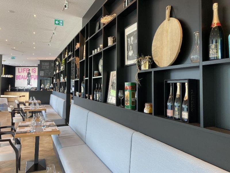 Modern Times Hotel Vevey image