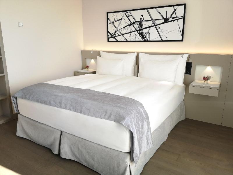 Modern Times Hotel Vevey image