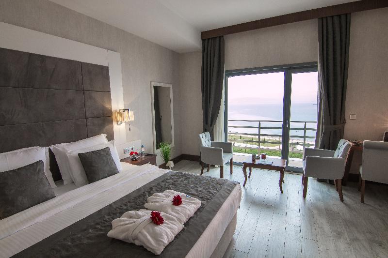 JUNIOR SUITE KING SIZE BED