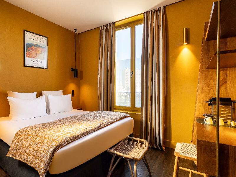 Coq Hotel (Community of Quality) image
