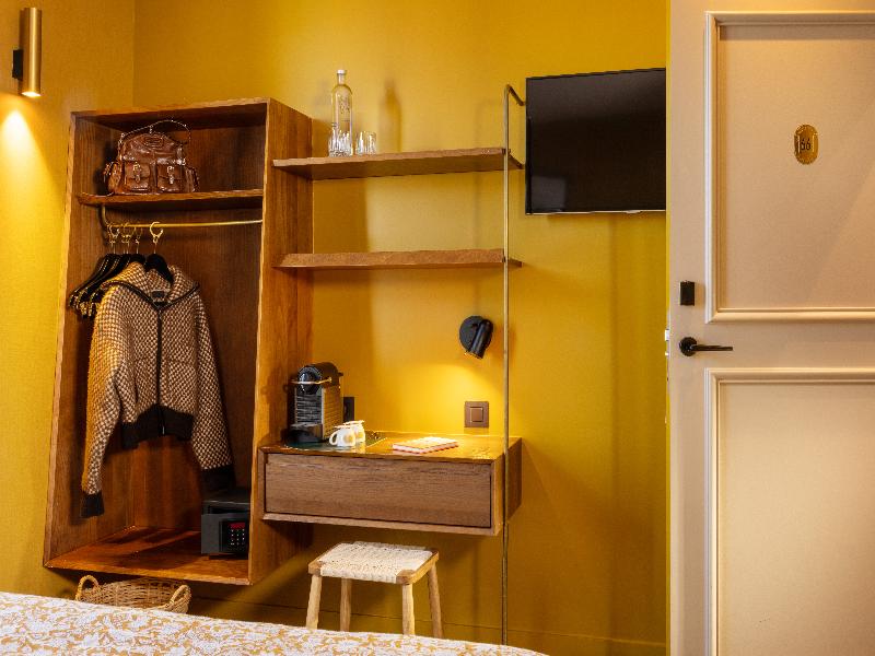 Coq Hotel (Community of Quality) image