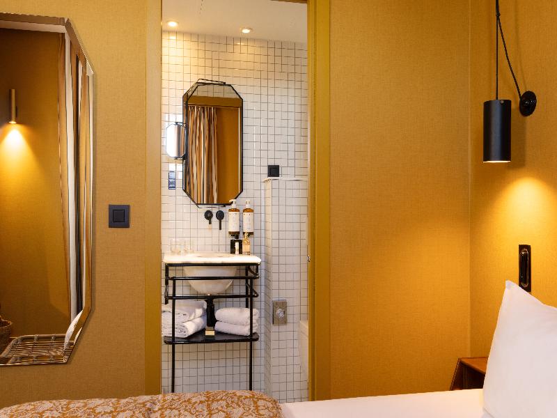 Coq Hotel (Community of Quality) image