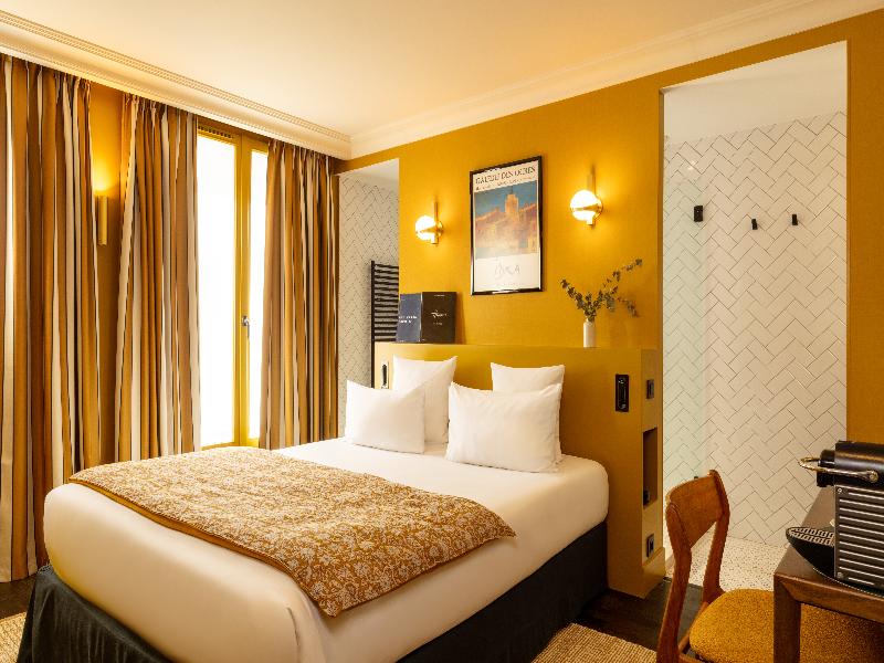 Coq Hotel (Community of Quality) image