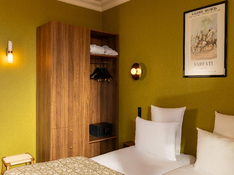 Coq Hotel (Community of Quality) image