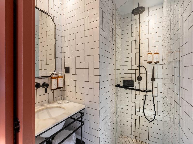 Coq Hotel (Community of Quality) image