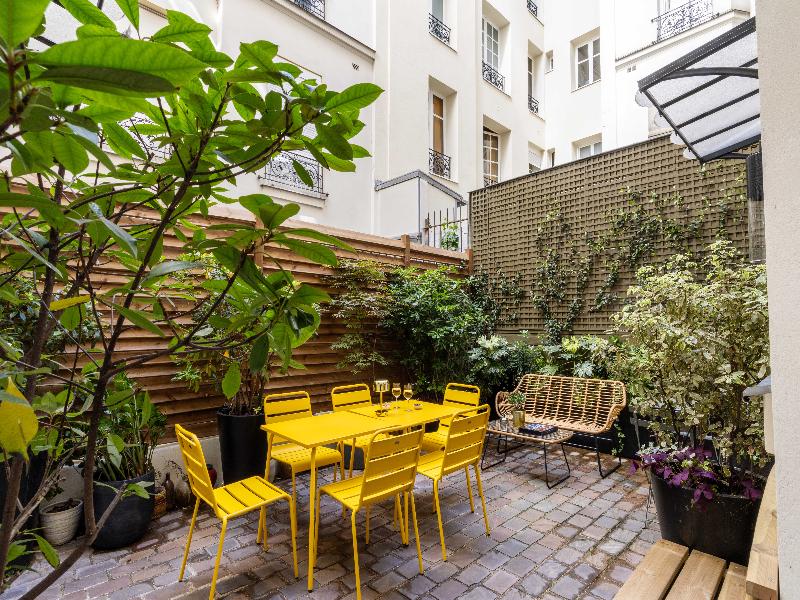 Coq Hotel (Community of Quality) image