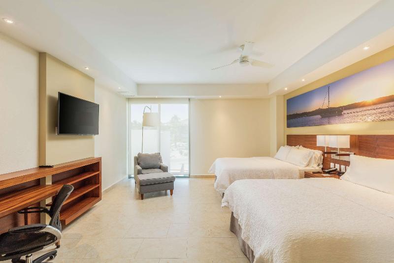 Hampton Inn and Suites By Hilton  Los Cabos image
