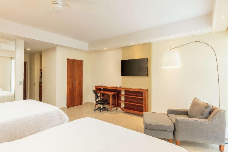 Hampton Inn and Suites By Hilton  Los Cabos image