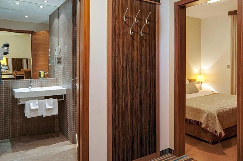 Hotel Kras image