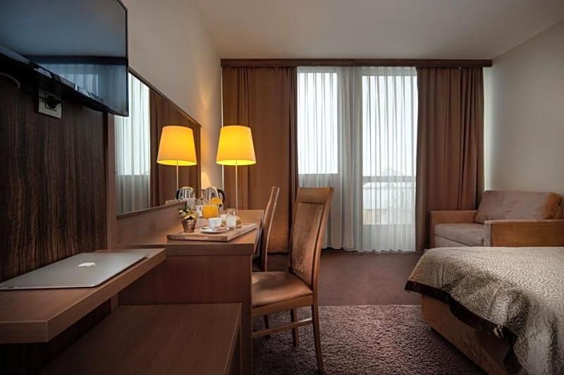 Hotel Kras image