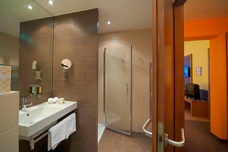 Hotel Kras image