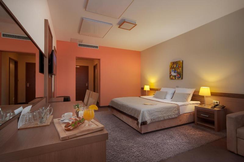 Hotel Kras image