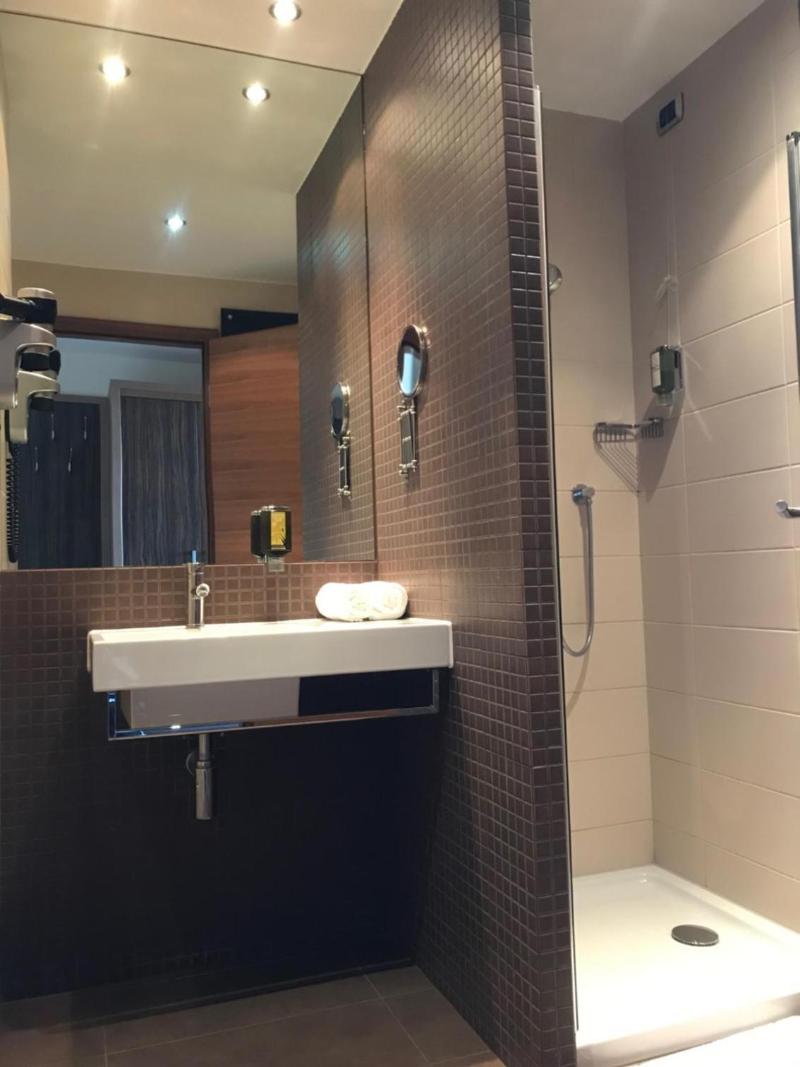 Hotel Kras image