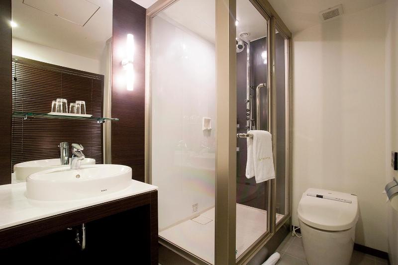 1 King Bed, Non-Smoking, Deluxe Room, Wi-Fi, Coffee Maker, Safe, Mini Bar