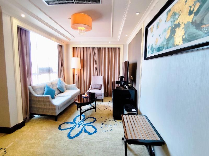 Ramada Plaza Tian Lu Hotel Wuhan image