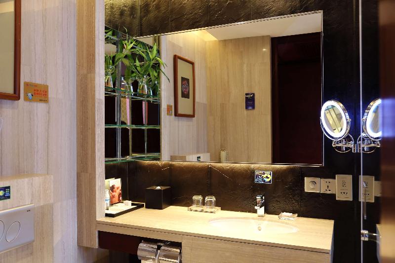 Radisson Blu Hotel Liuzhou image