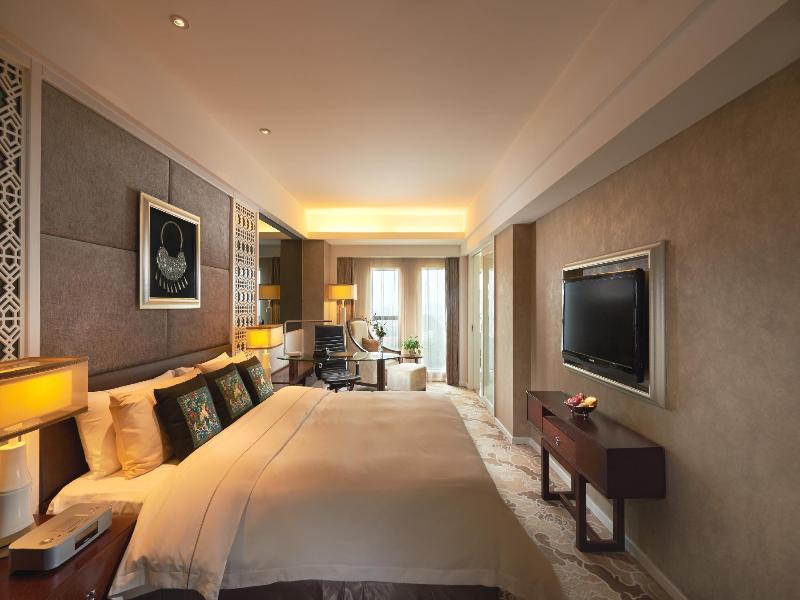 Radisson Blu Hotel Liuzhou image