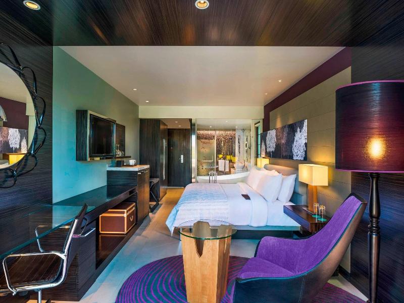 Room, 1 King Bed (Balcony)