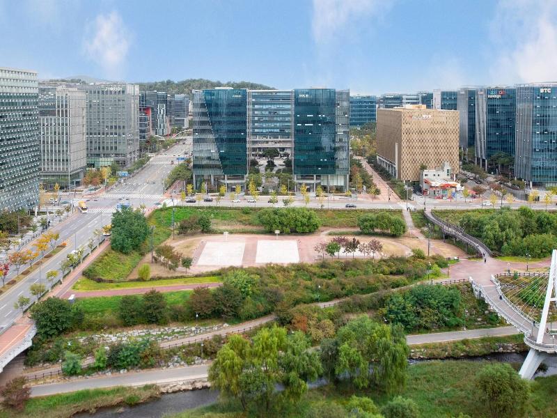 Courtyard Seoul Pangyo image