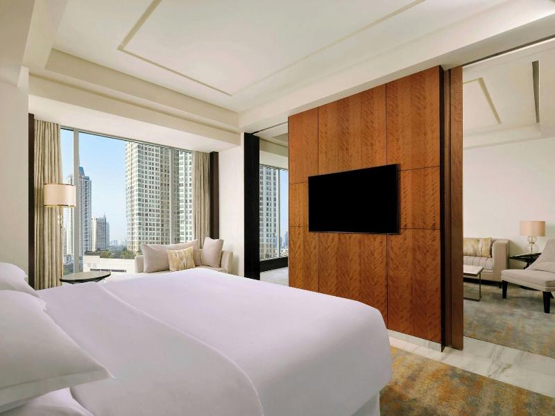 Sheraton Jakarta Gandaria City Hotel image