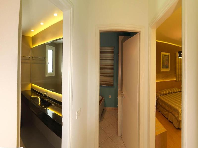 Epavlis Resort image
