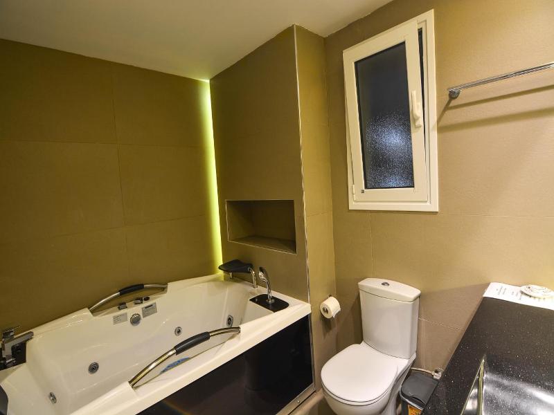 Epavlis Resort image